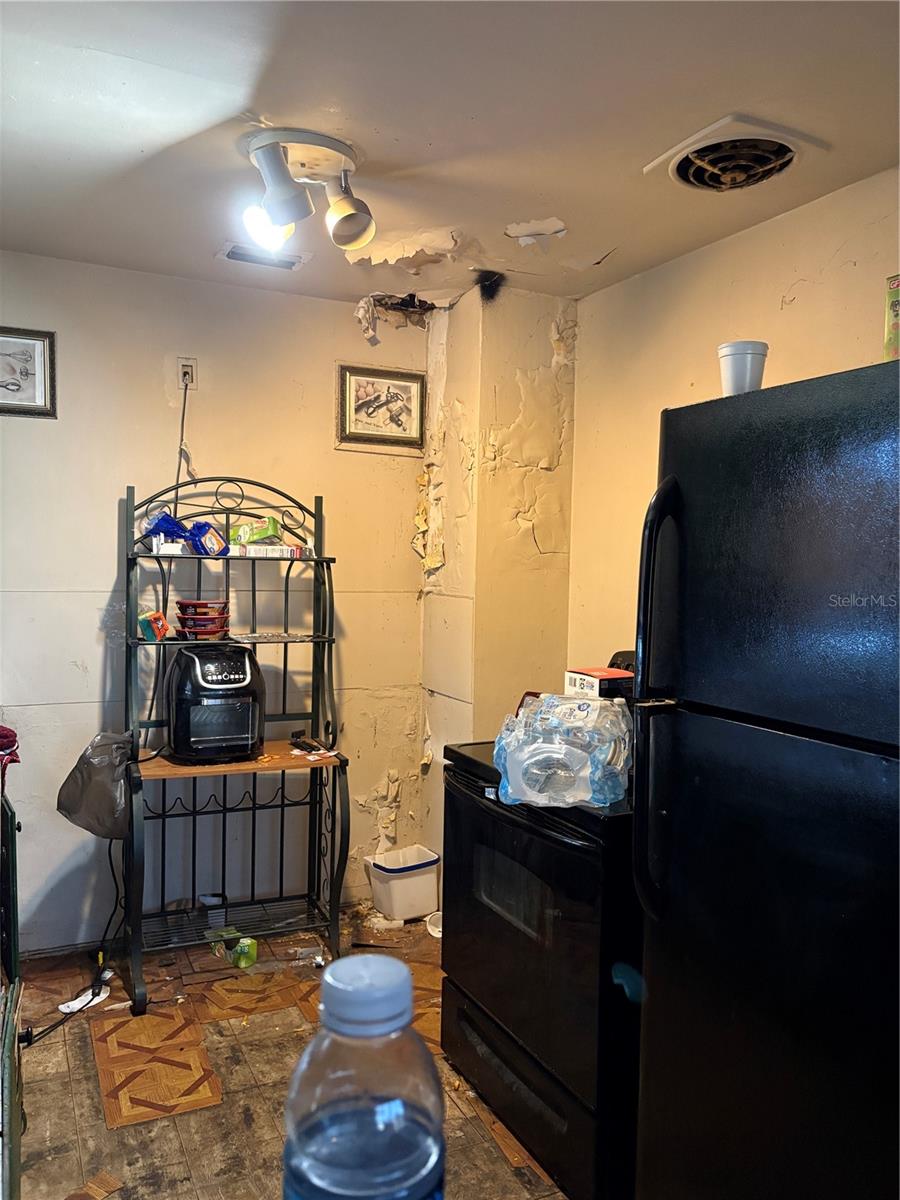 TB8456033 Property Photo