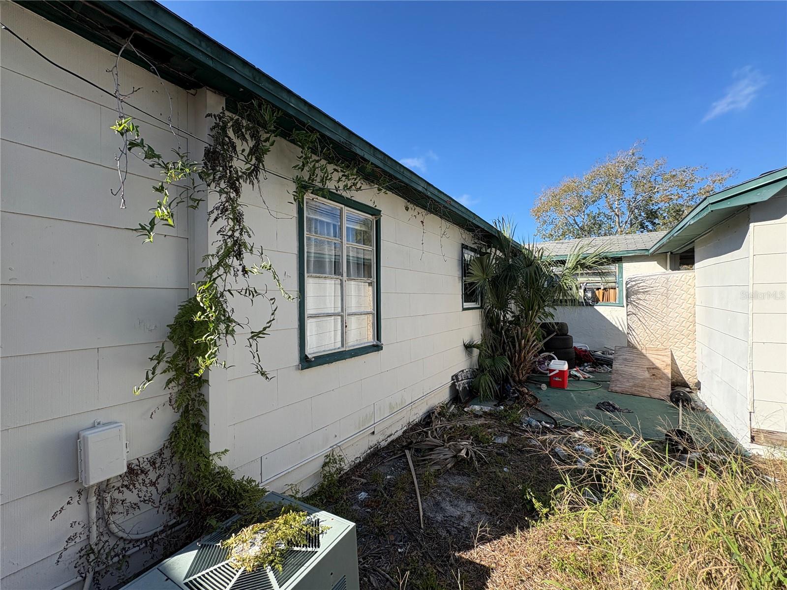 TB8456033 Property Photo