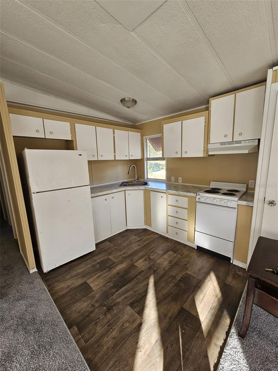 TB8456047 Property Photo