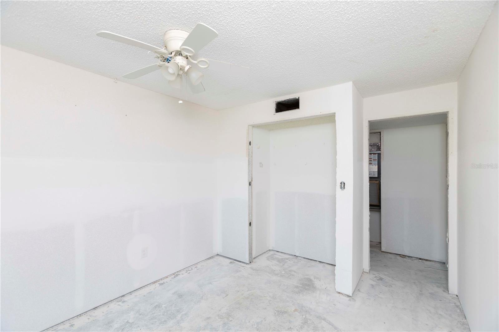 W7881392 Property Photo