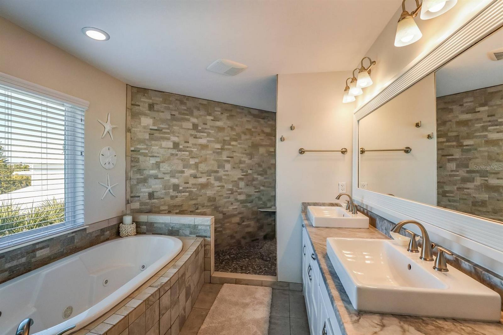 TB8456067 Property Photo