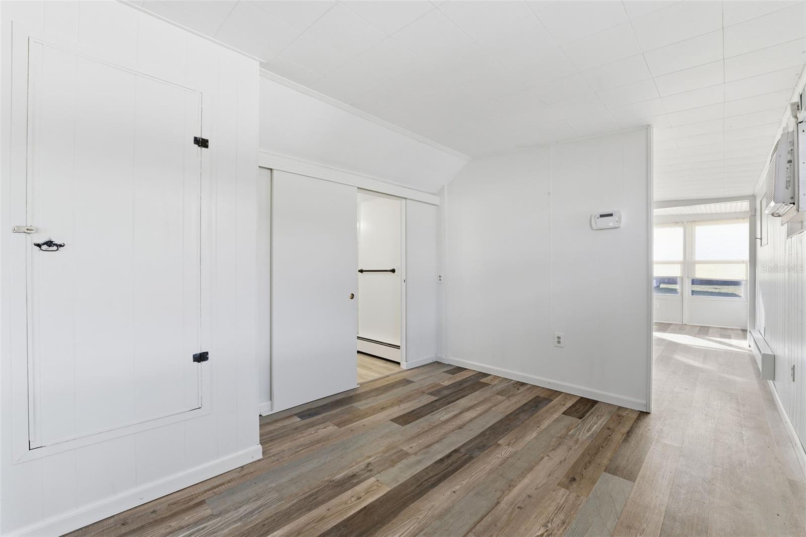 W7881395 Property Photo