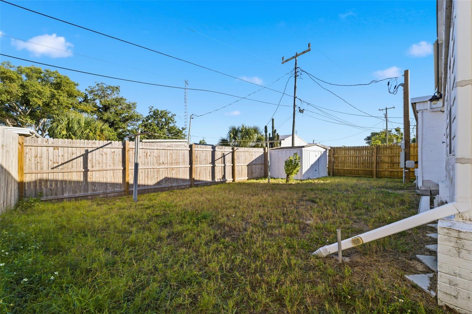 W7881395 Property Photo