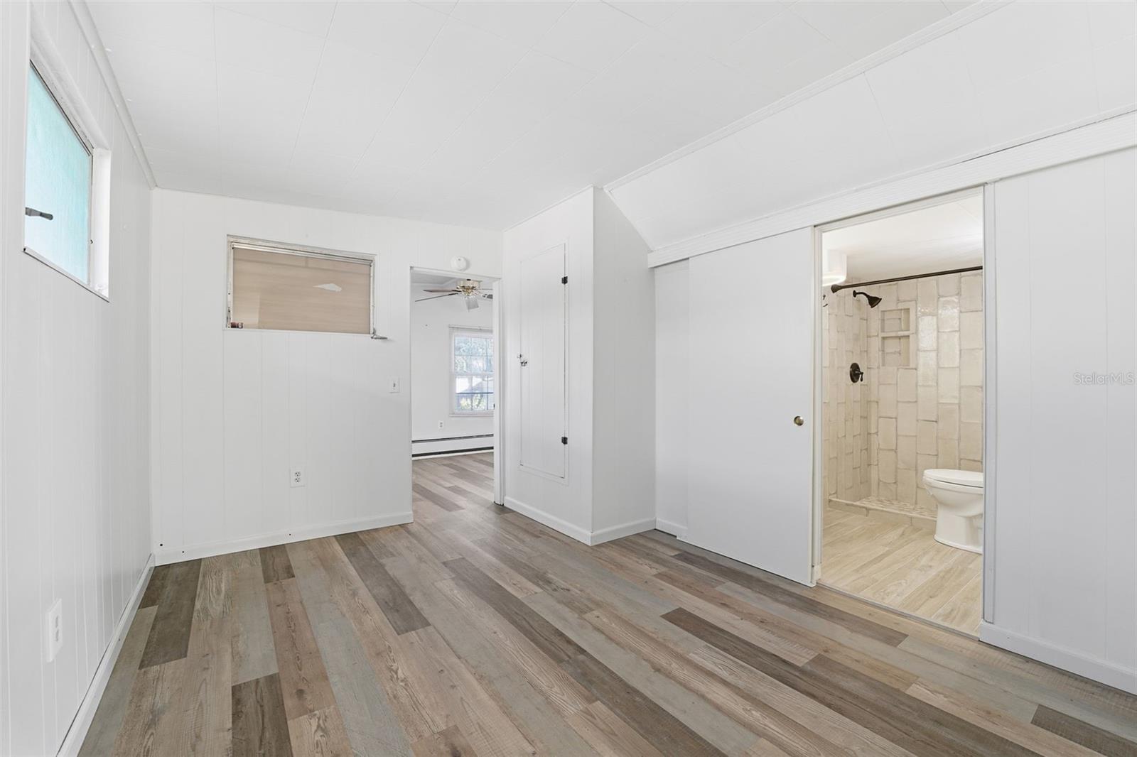 W7881395 Property Photo