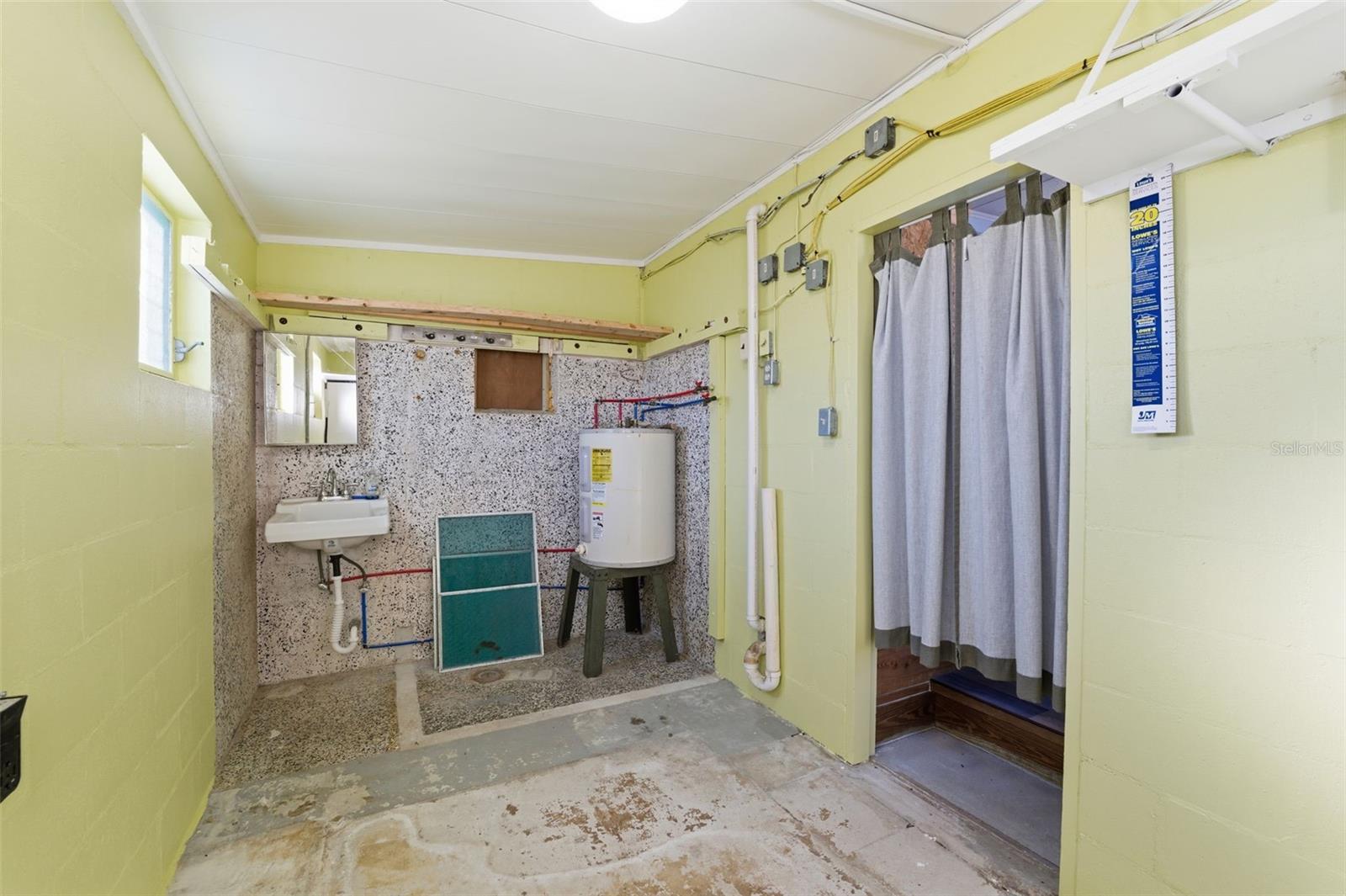 W7881395 Property Photo