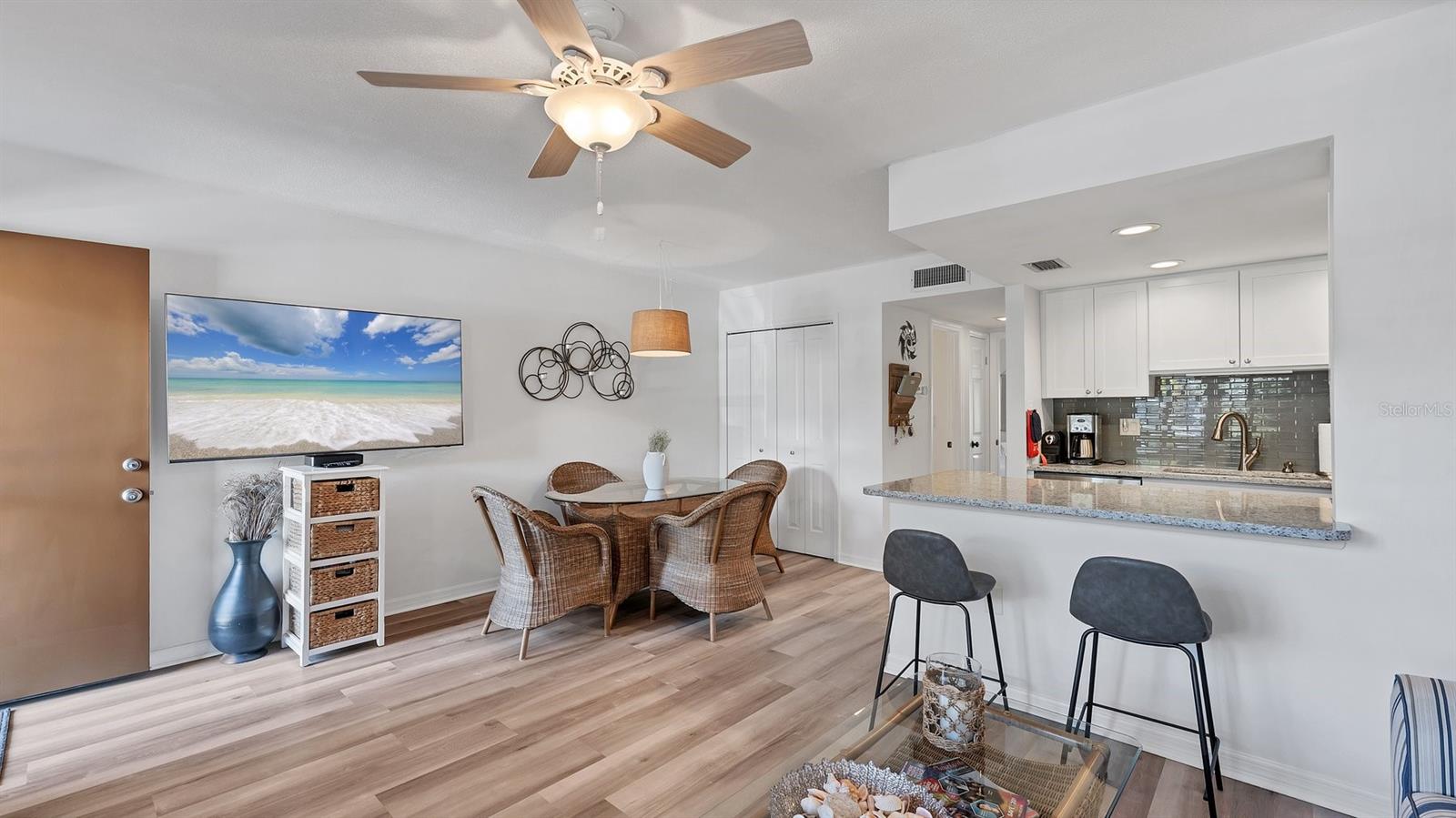 D6145186 Property Photo