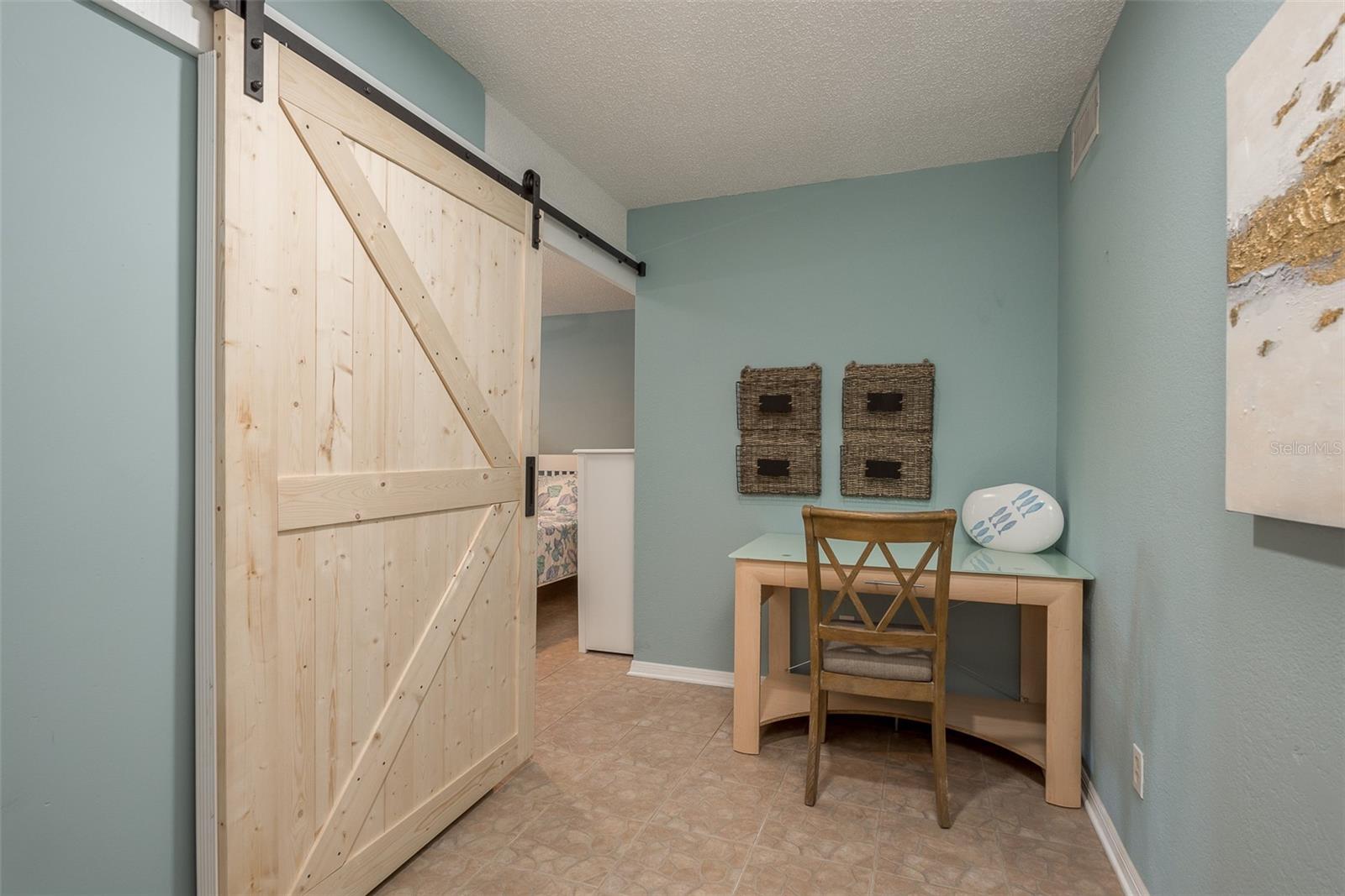 First floor flex area (office space or kichnette)