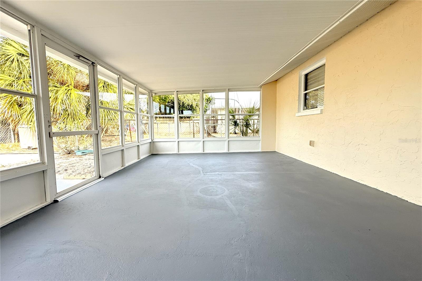 BACK LANAI WITH WINDOWS