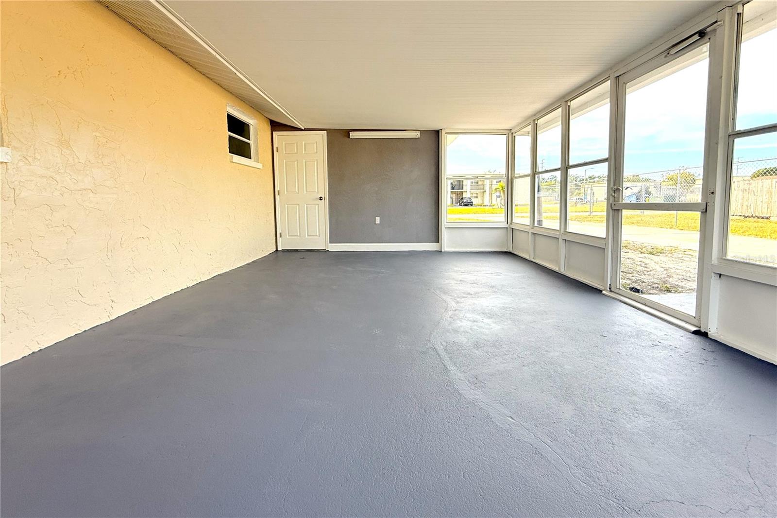 BACK LANAI WITH WINDOWS