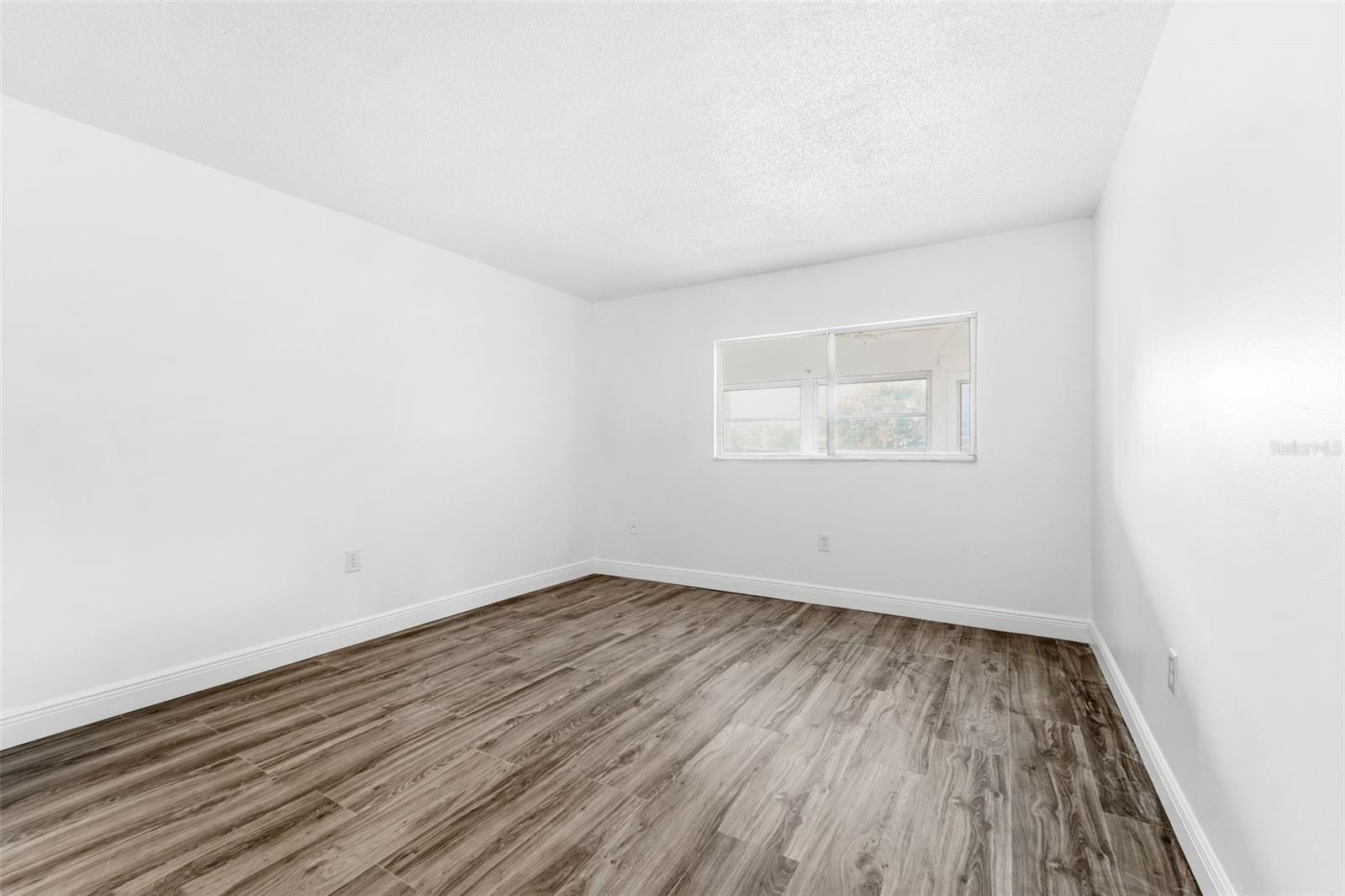 TB8456187 Property Photo