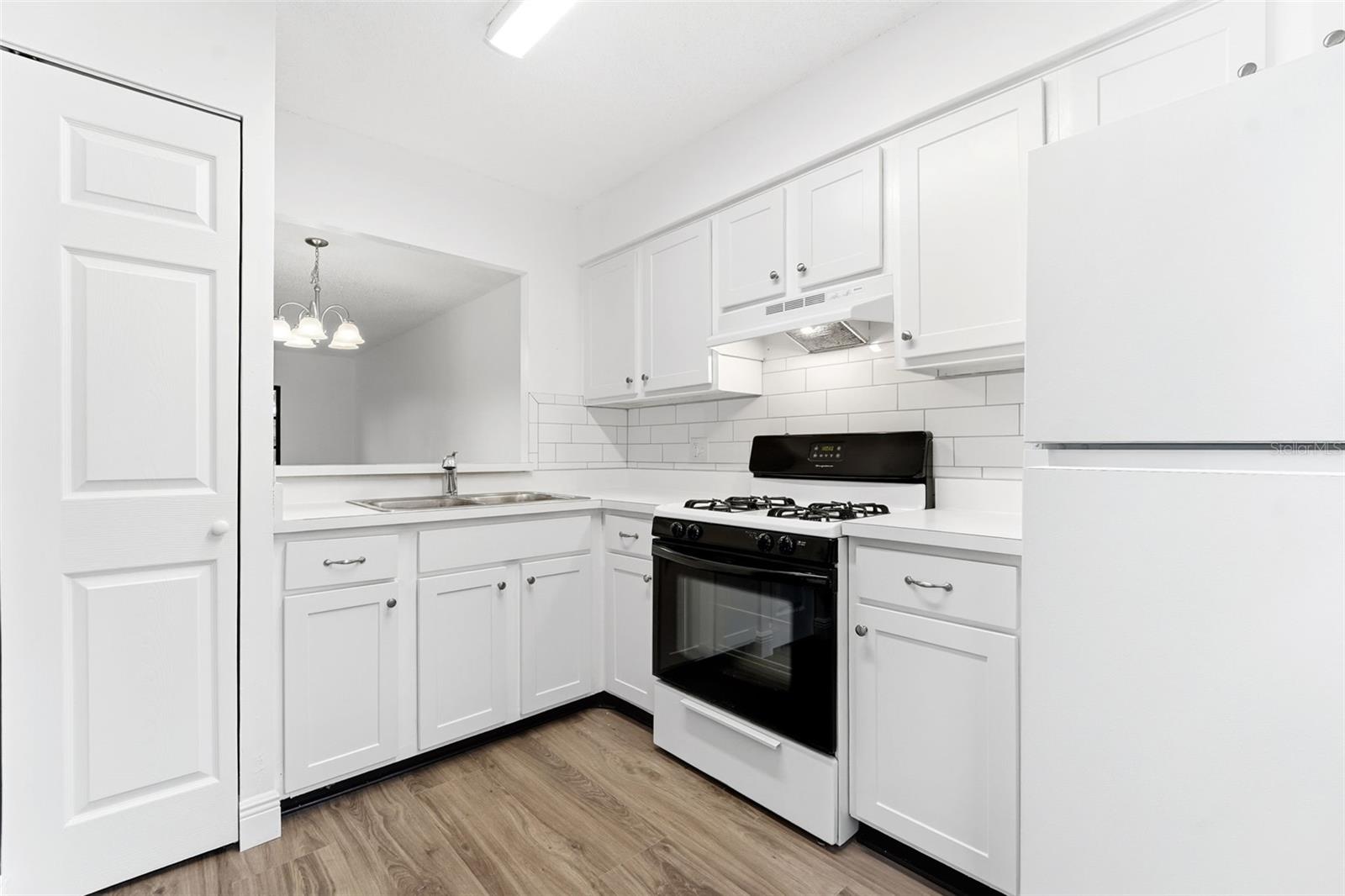 TB8456187 Property Photo