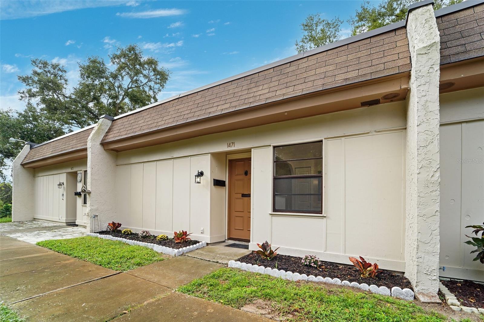 TB8456187 Property Photo