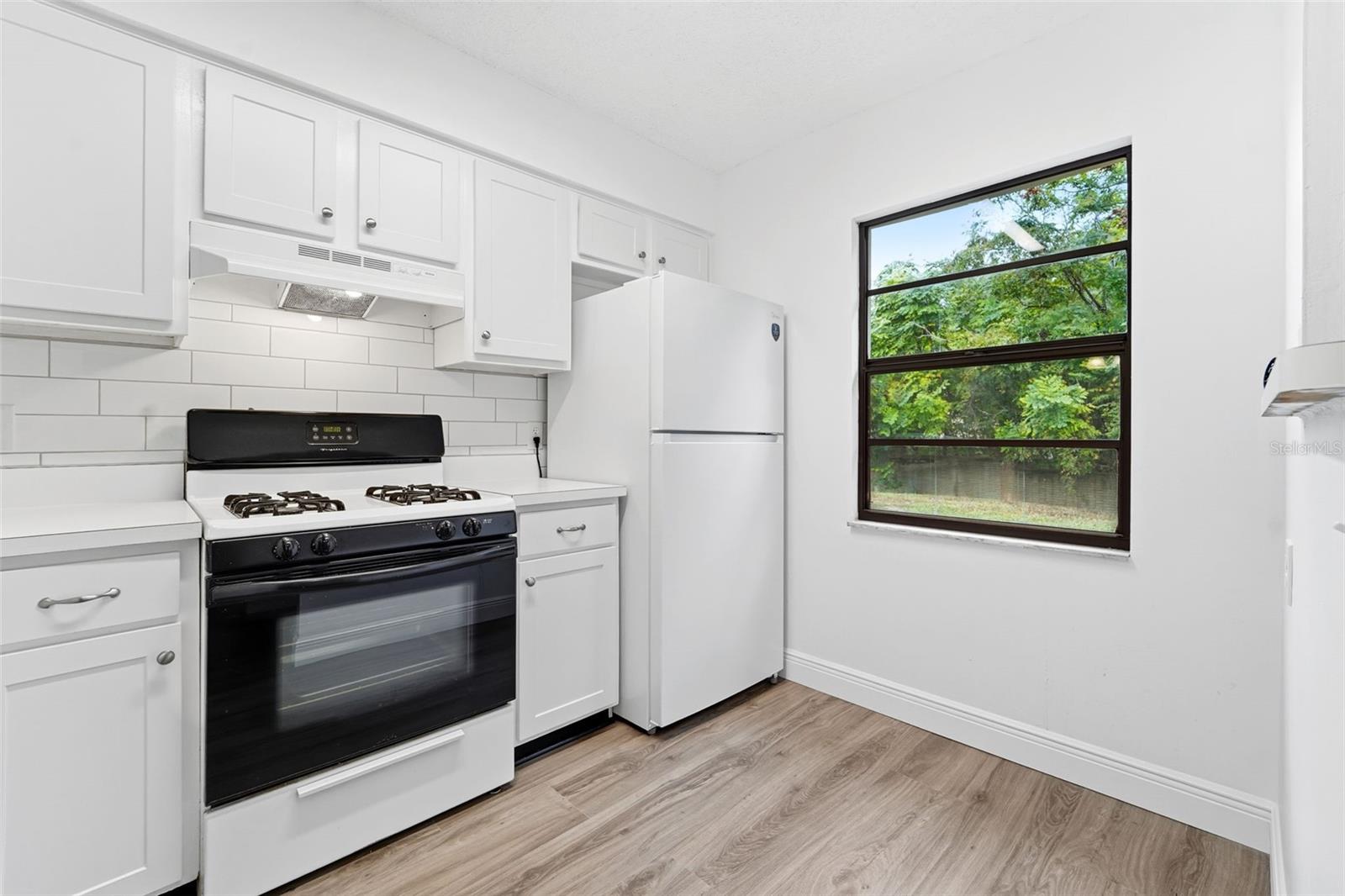 TB8456187 Property Photo