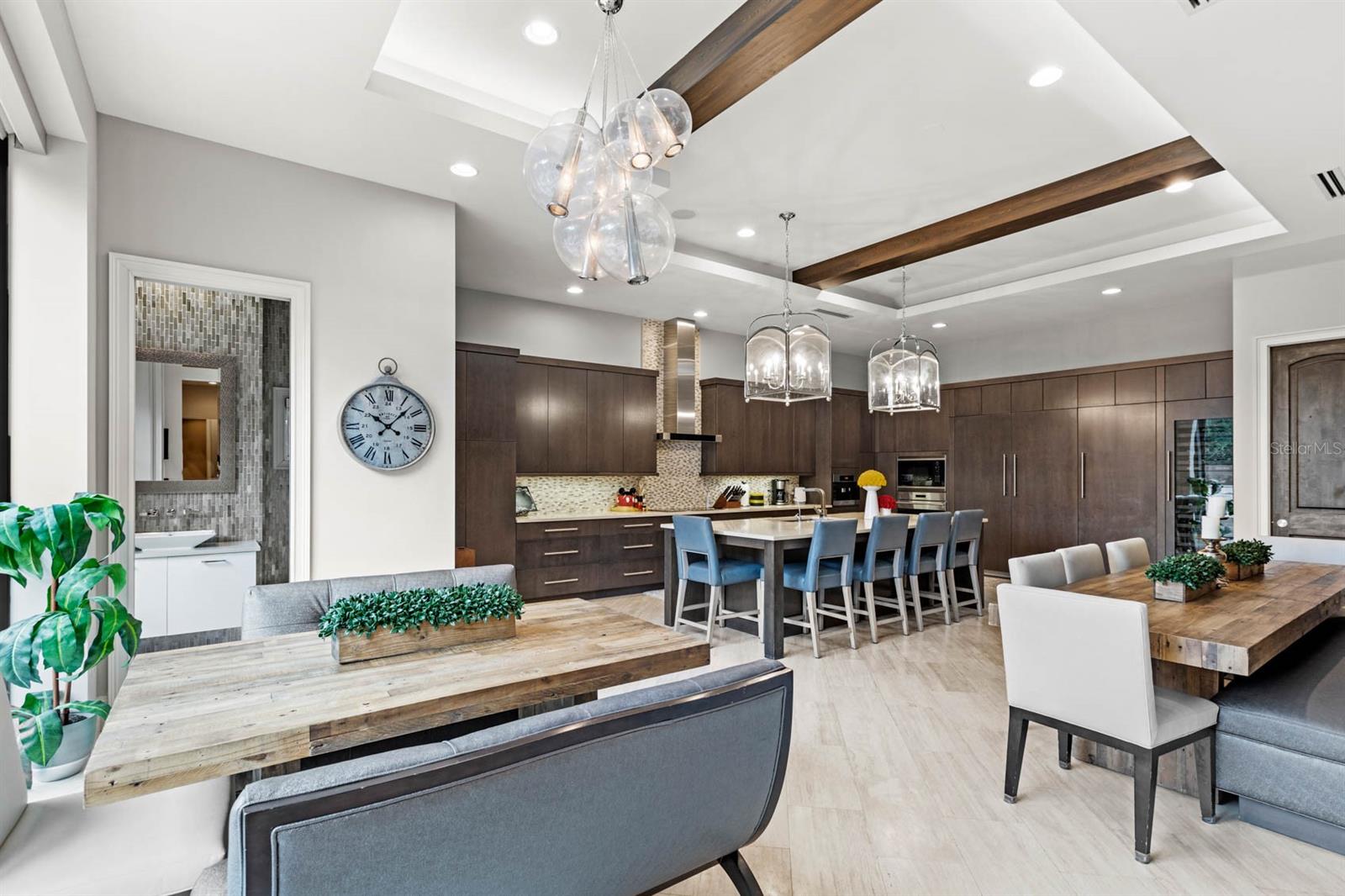 O6367205 Property Photo