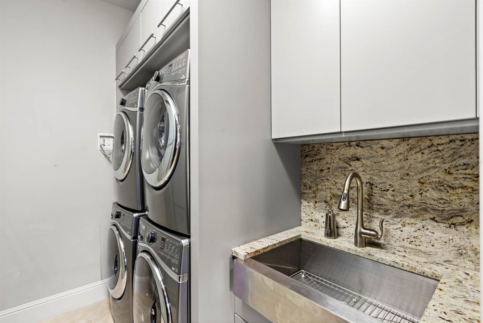 O6367205 Property Photo