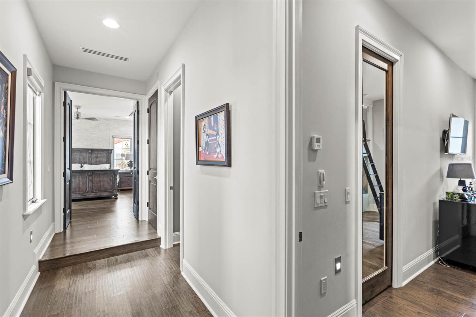 O6367205 Property Photo