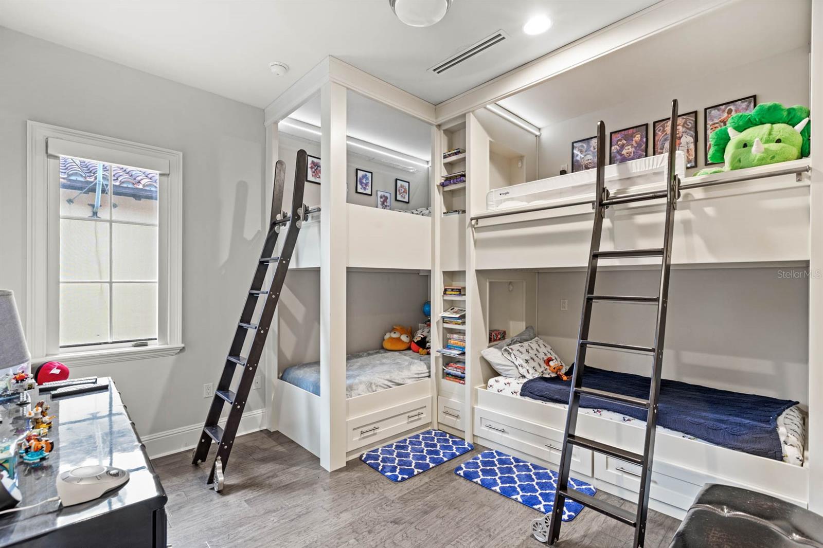 O6367205 Property Photo