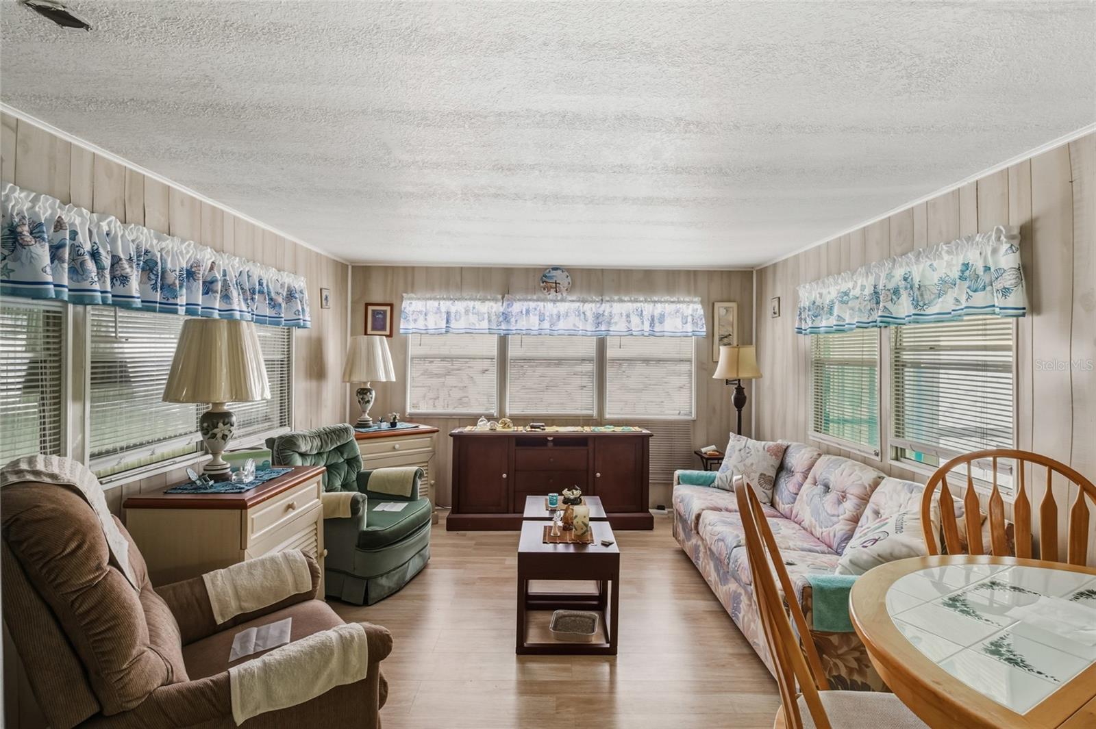 TB8456257 Property Photo