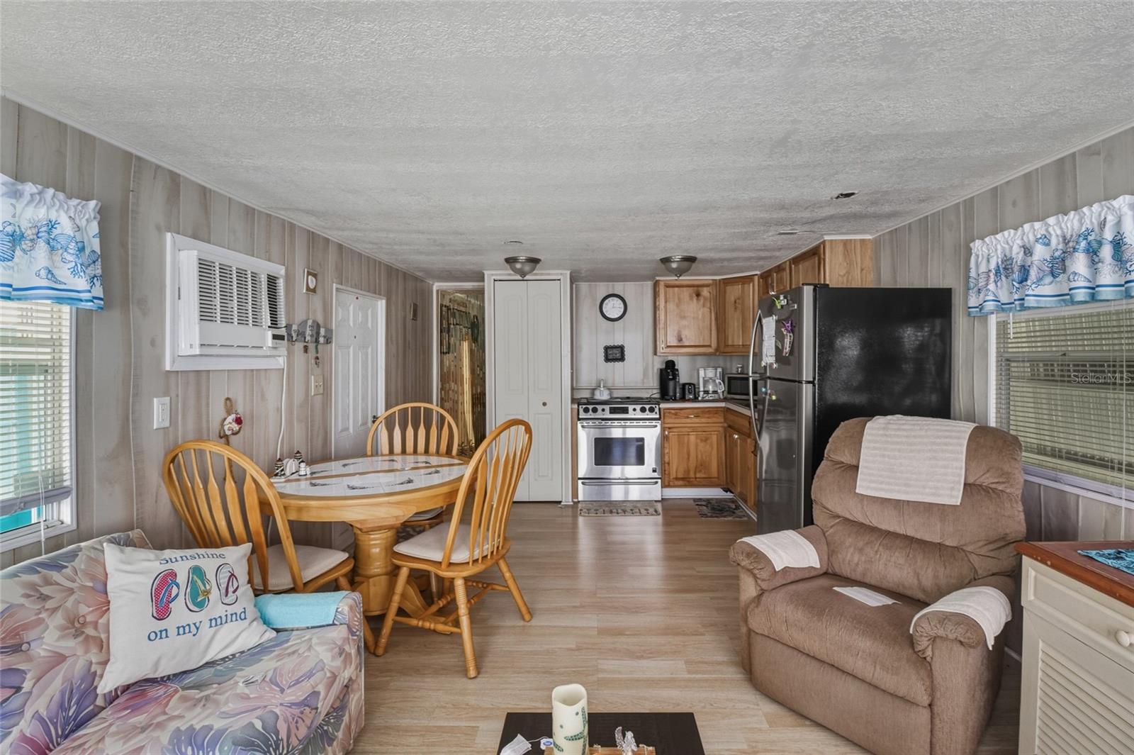 TB8456257 Property Photo