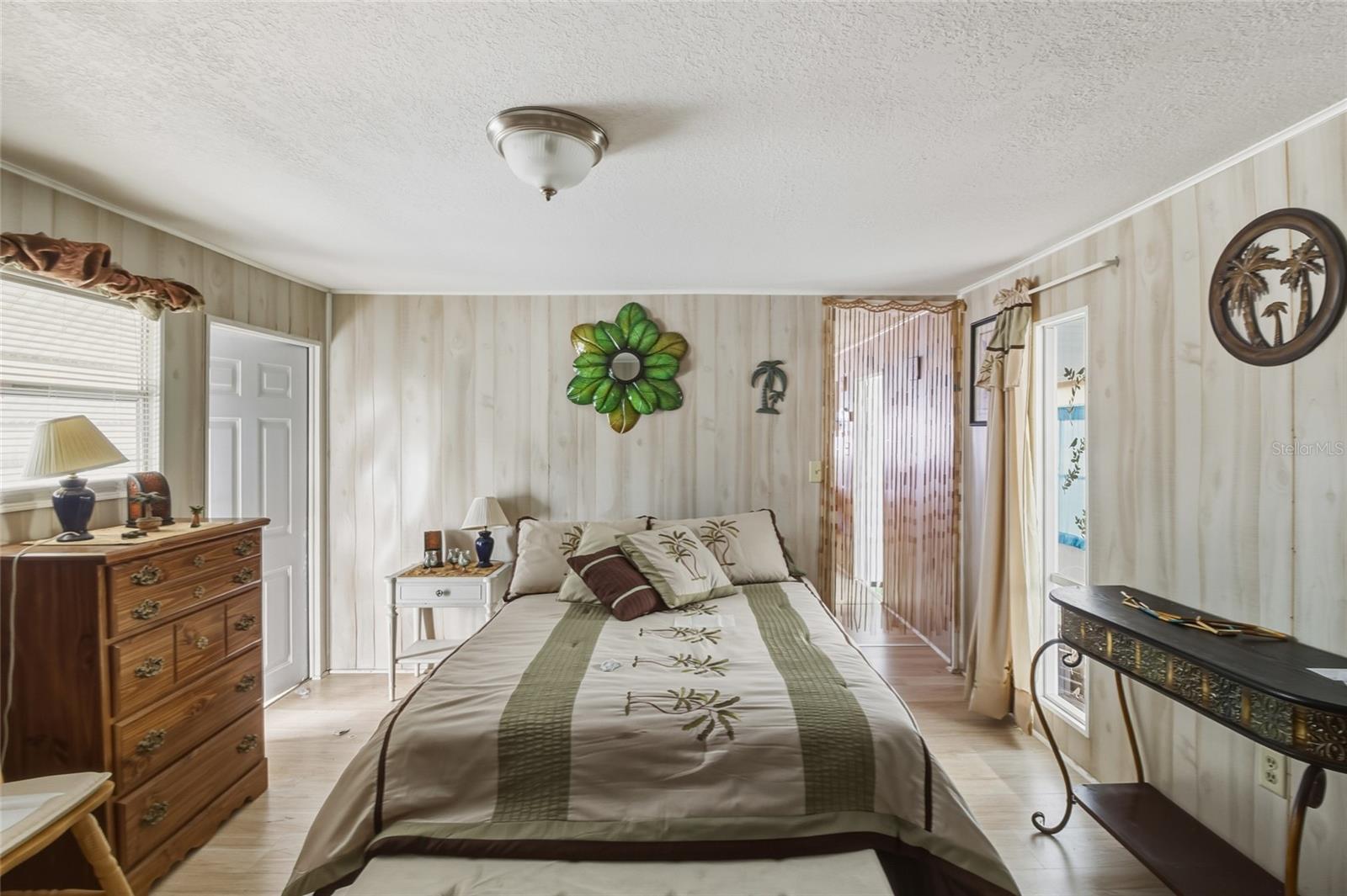 TB8456257 Property Photo