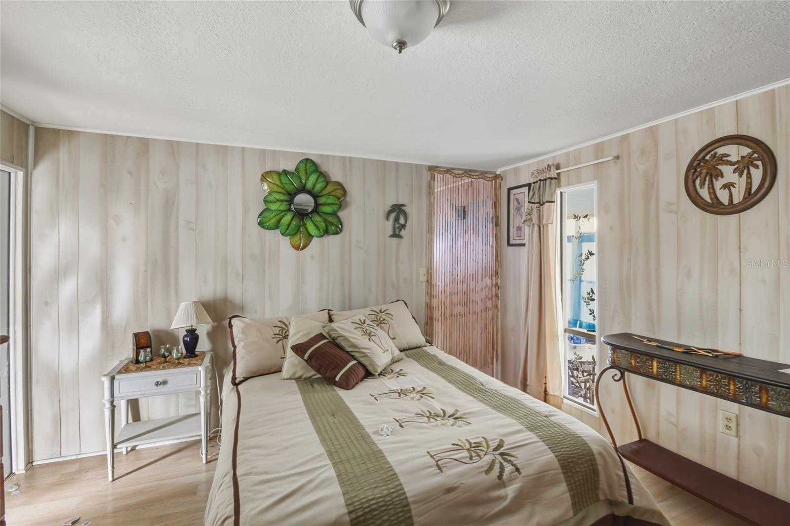 TB8456257 Property Photo