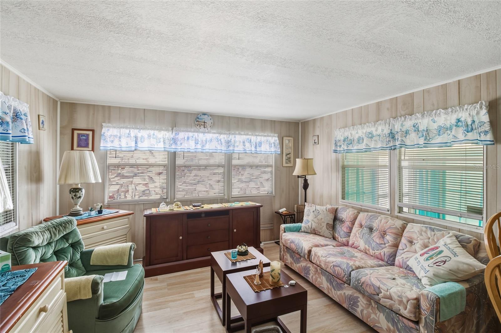 TB8456257 Property Photo