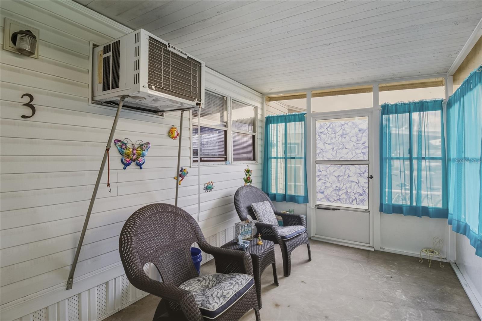 TB8456257 Property Photo