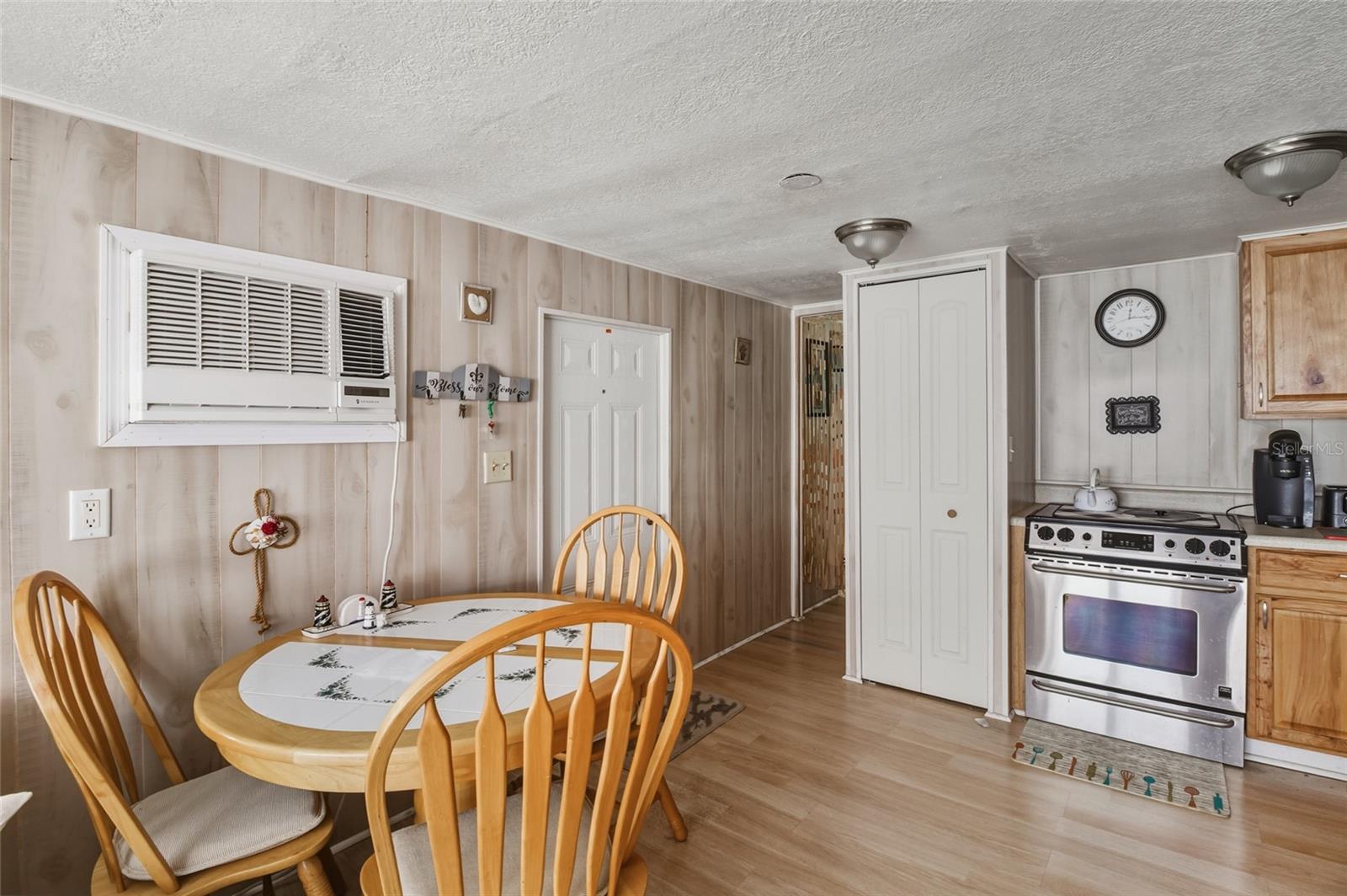 TB8456257 Property Photo