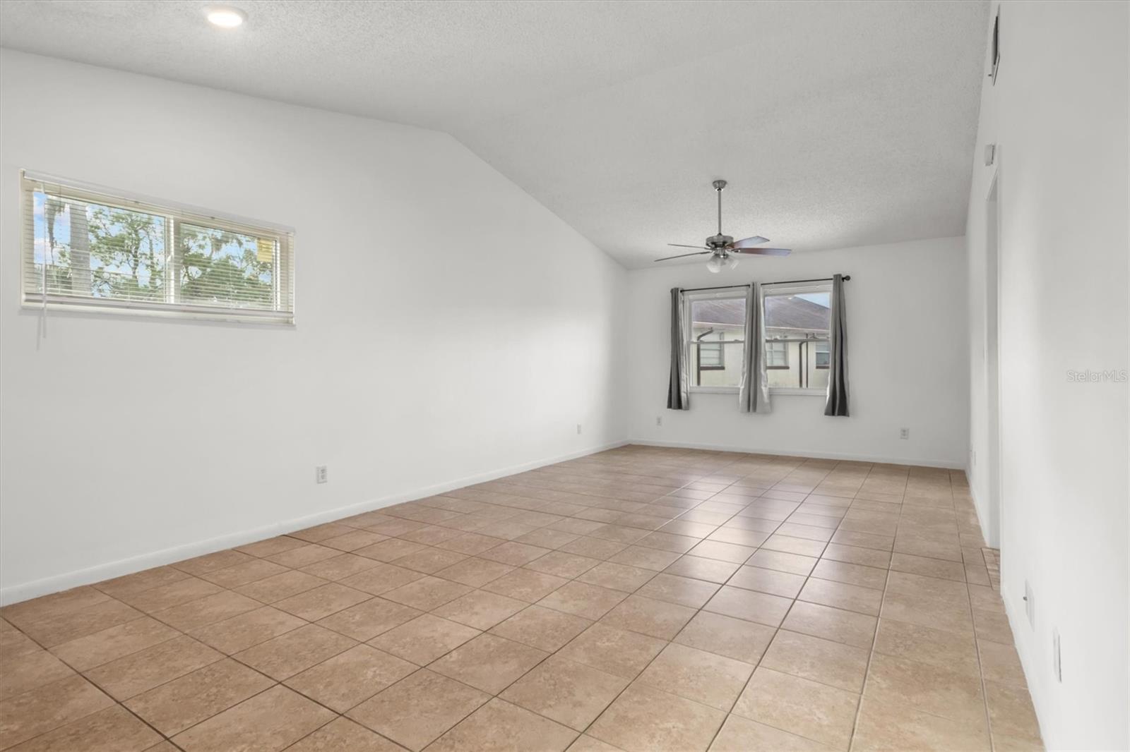 L4957905 Property Photo