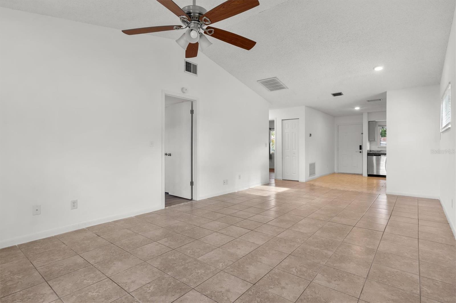 L4957905 Property Photo