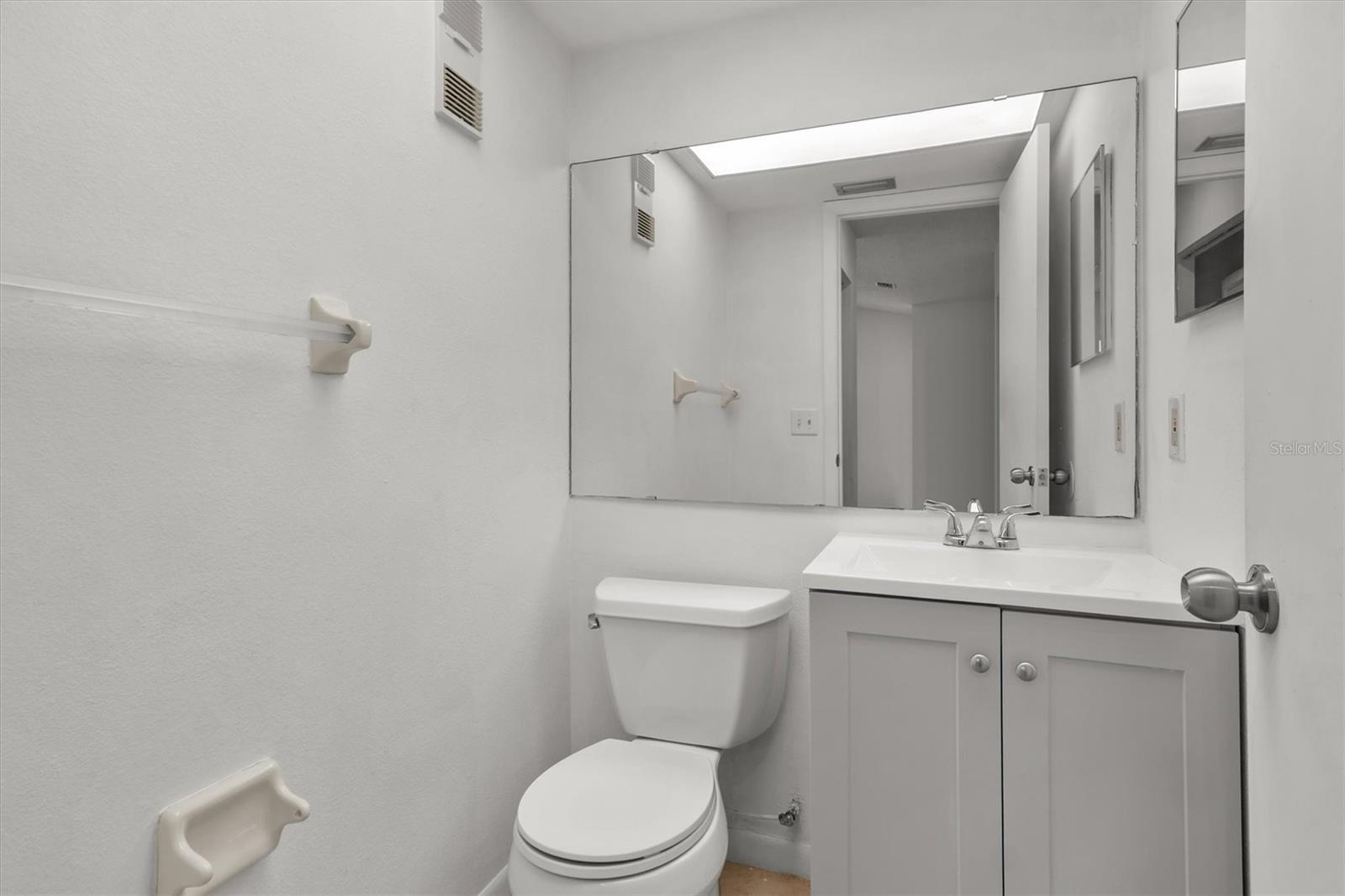 L4957905 Property Photo