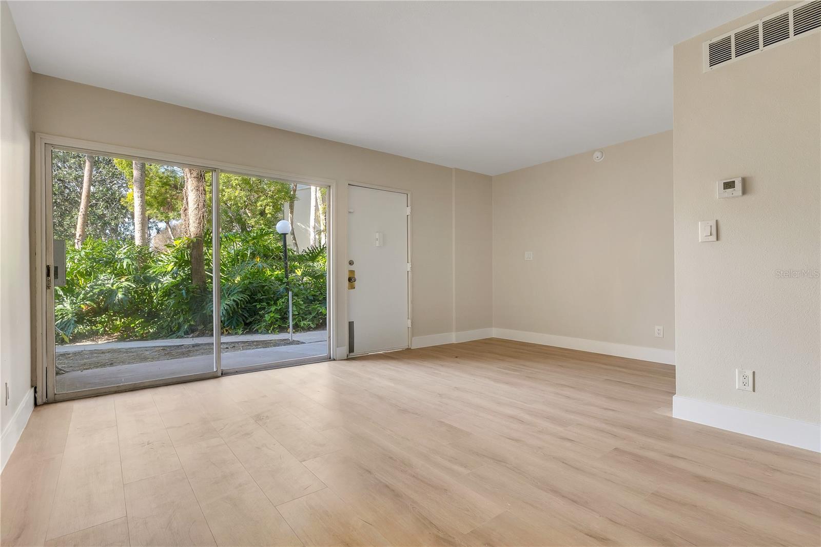 O6367297 Property Photo