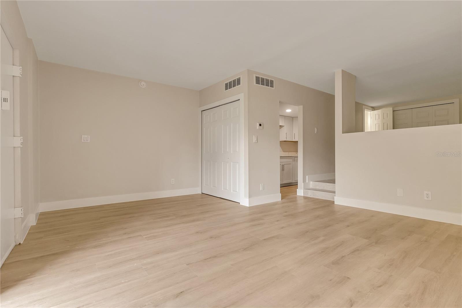 O6367297 Property Photo