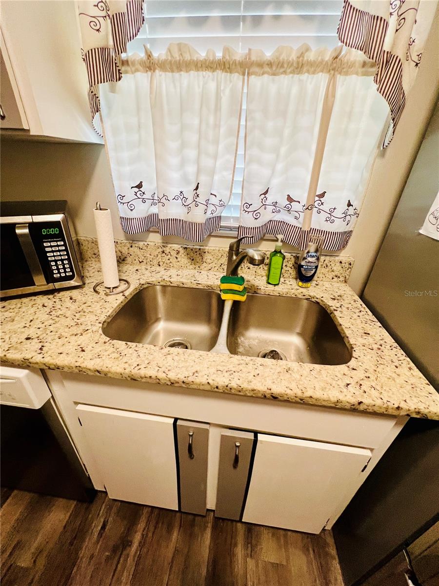 L4957911 Property Photo