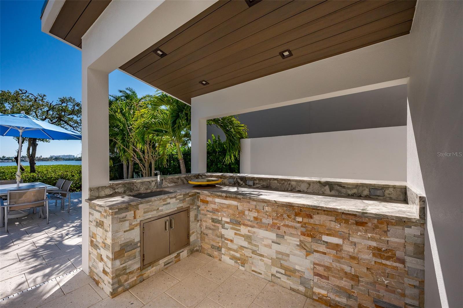 A4675254 Property Photo