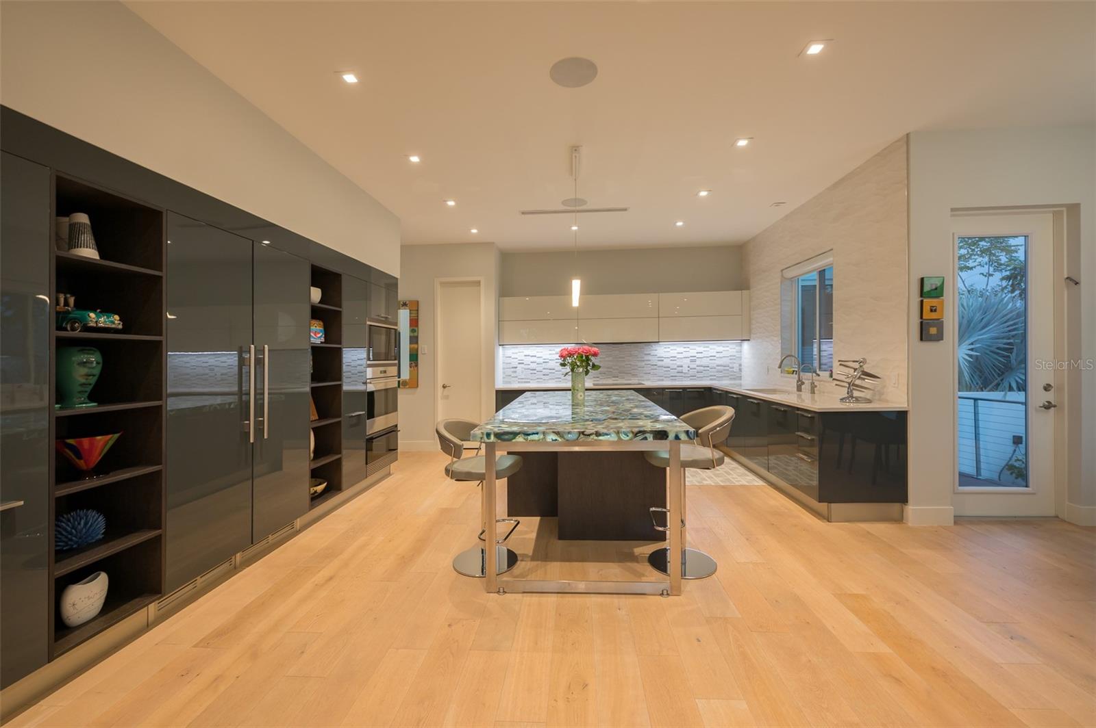 A4675254 Property Photo