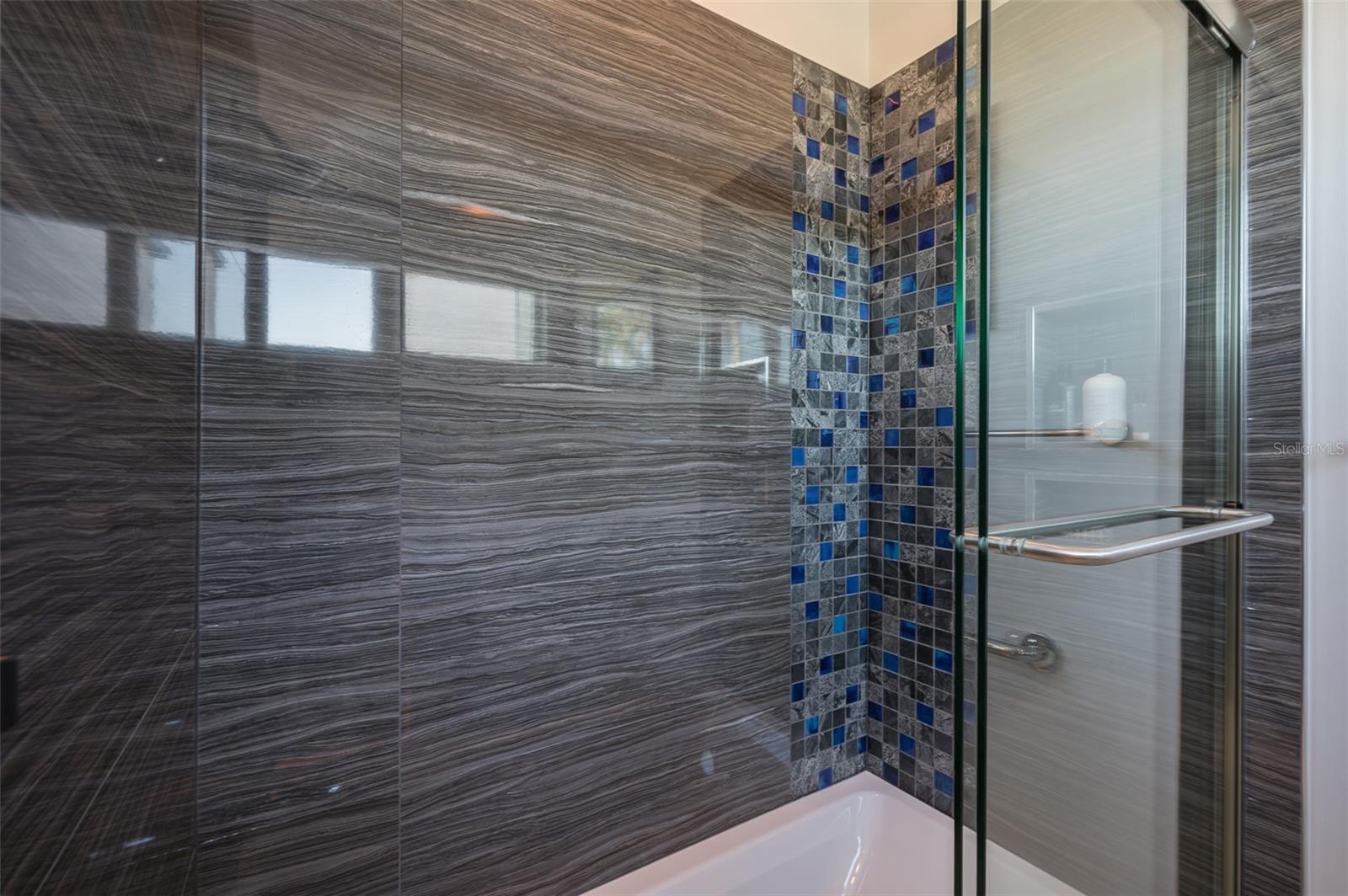 A4675254 Property Photo