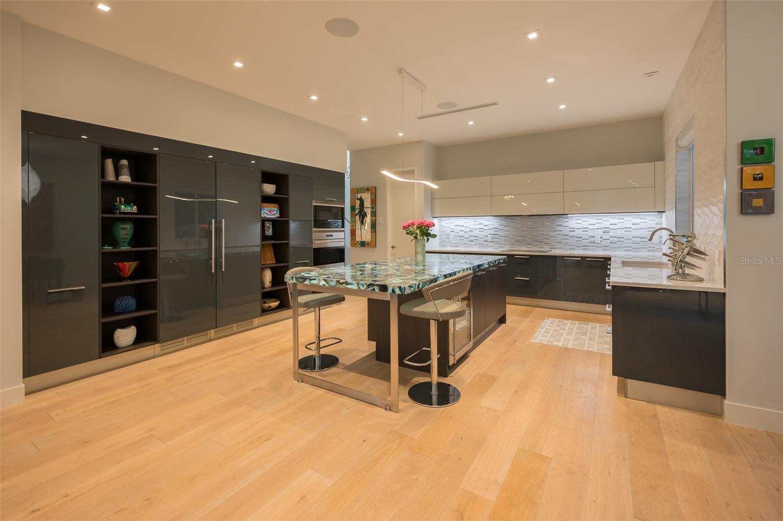 A4675254 Property Photo