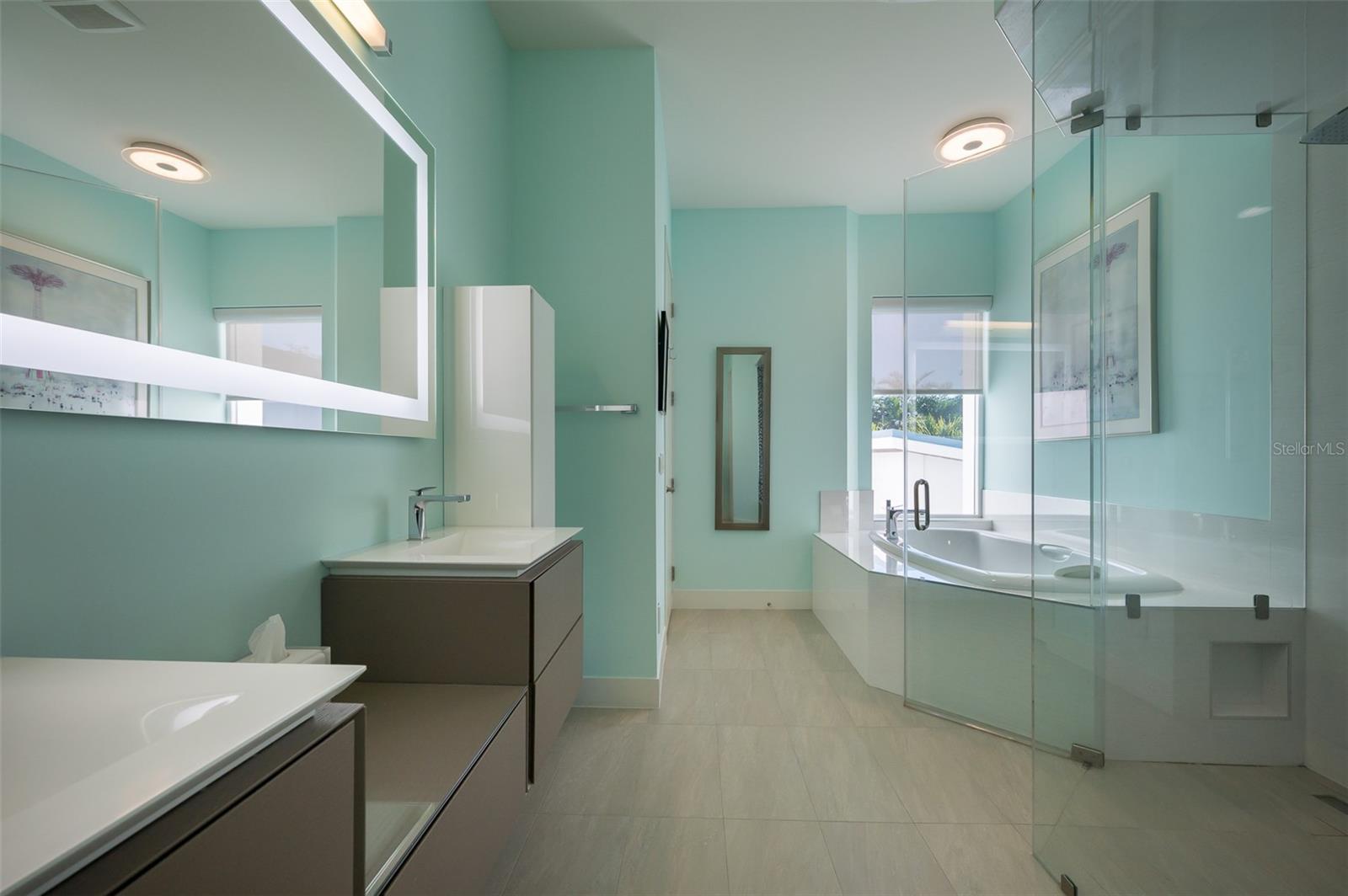 A4675254 Property Photo