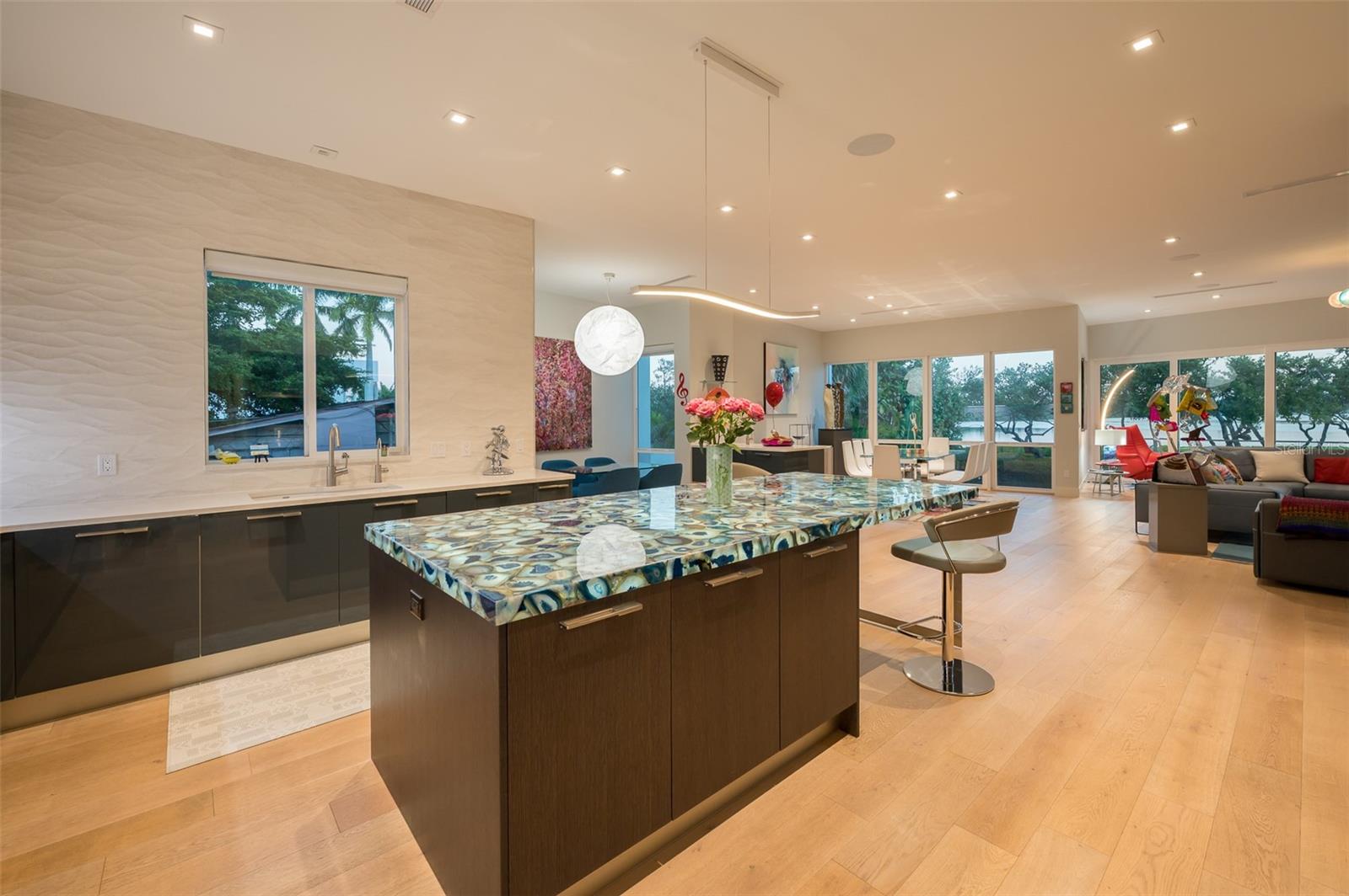 A4675254 Property Photo