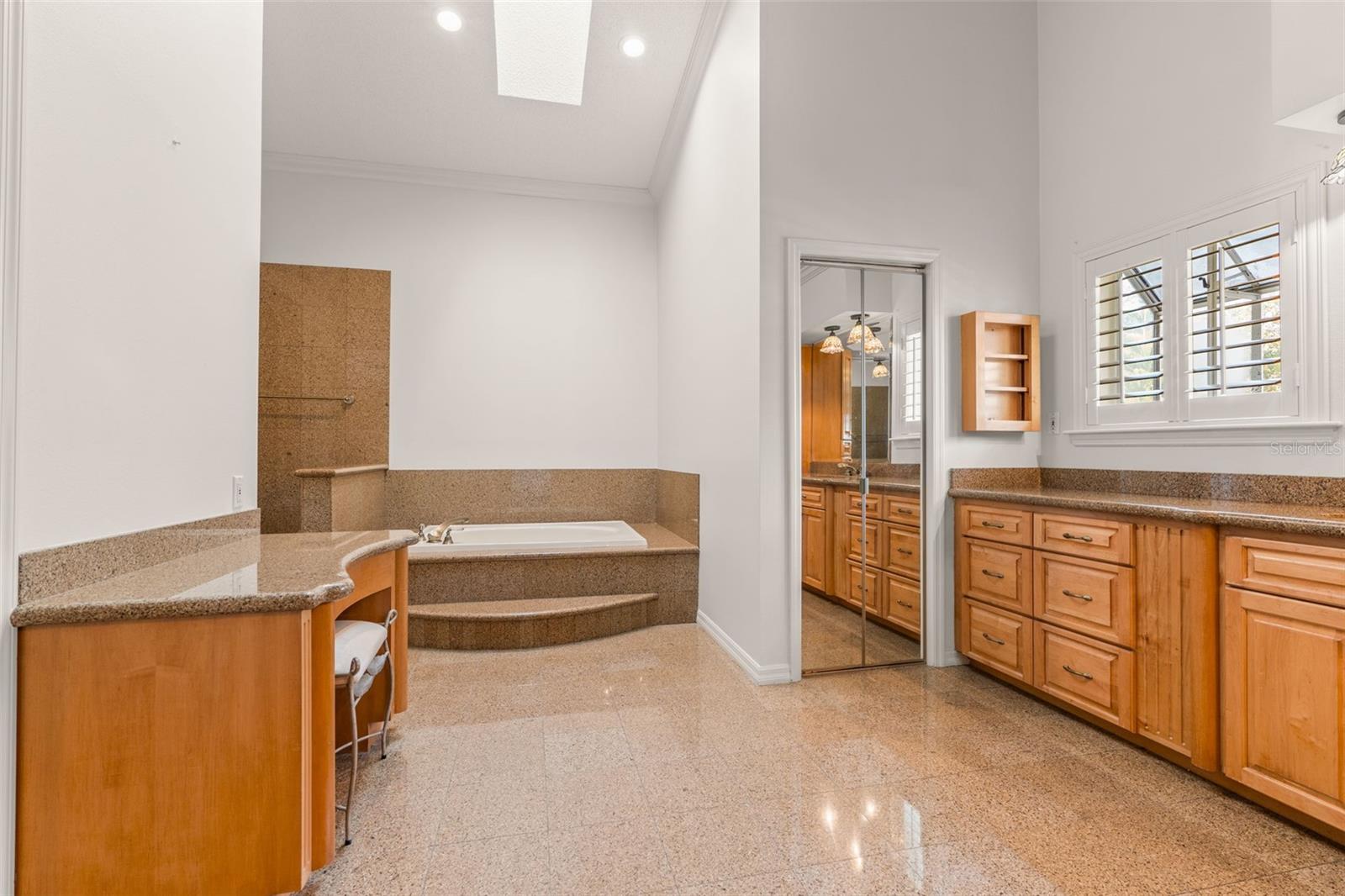 OM715071 Property Photo