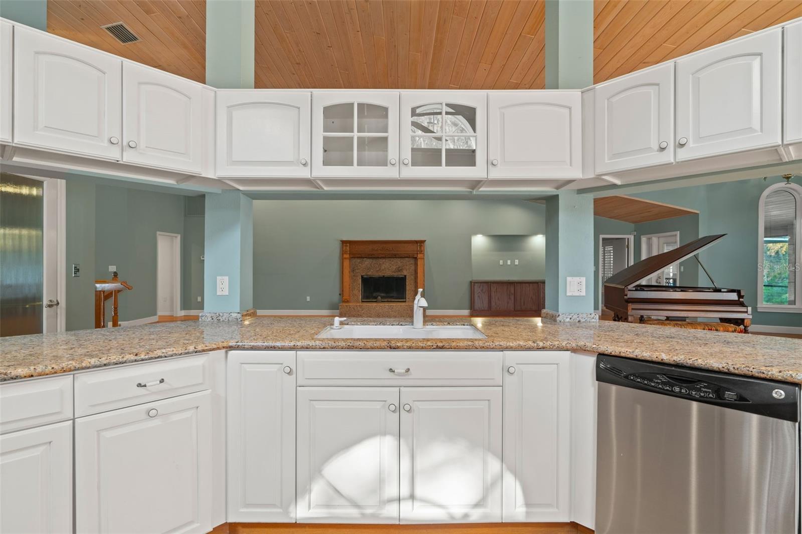 OM715071 Property Photo