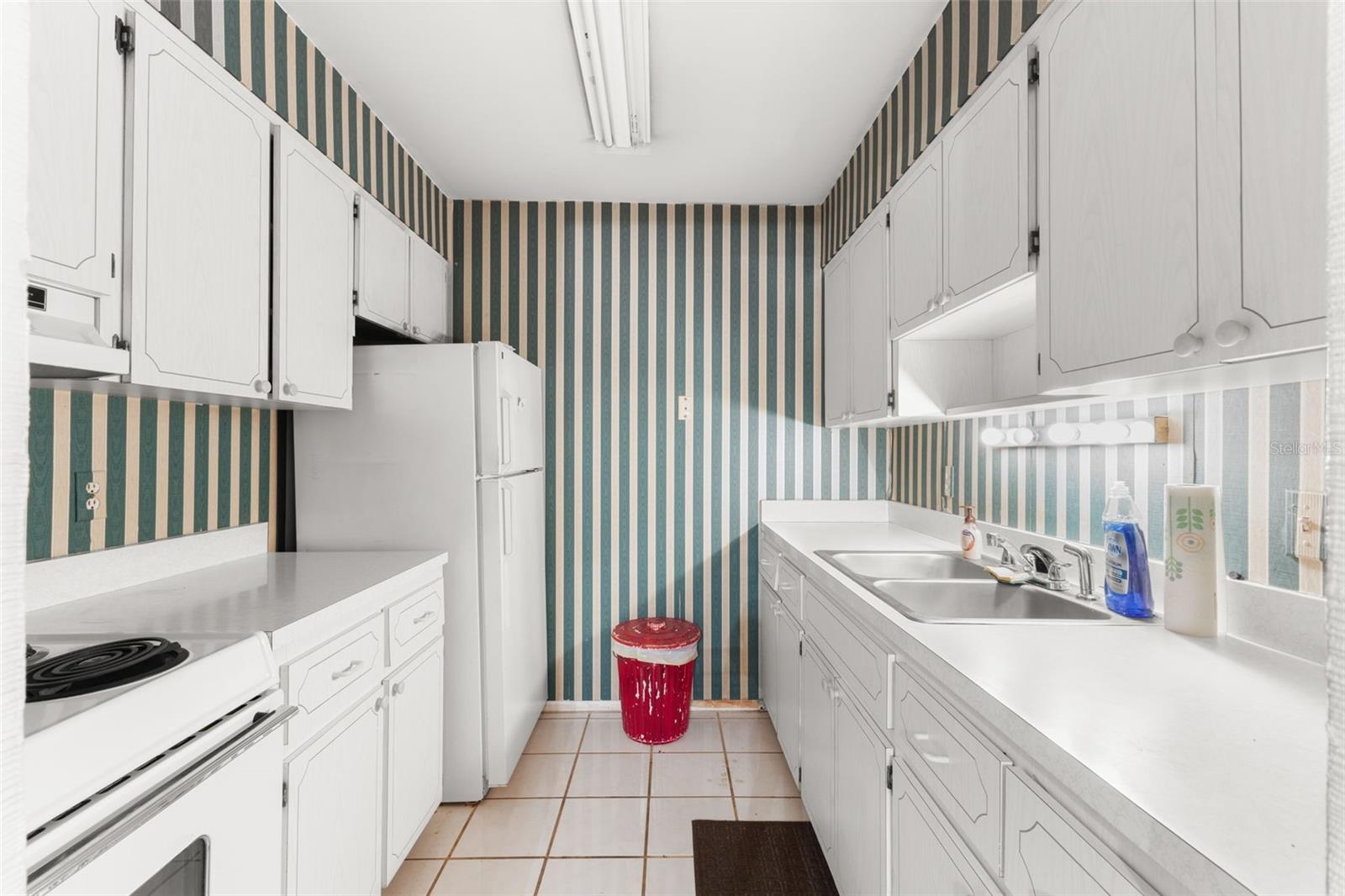 TB8456438 Property Photo