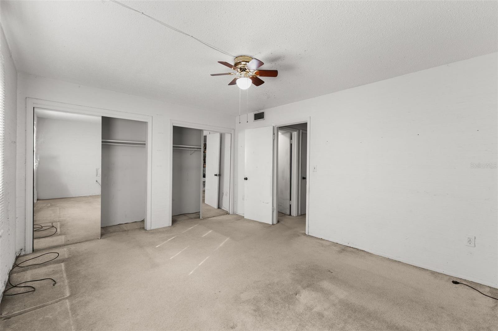 TB8456438 Property Photo