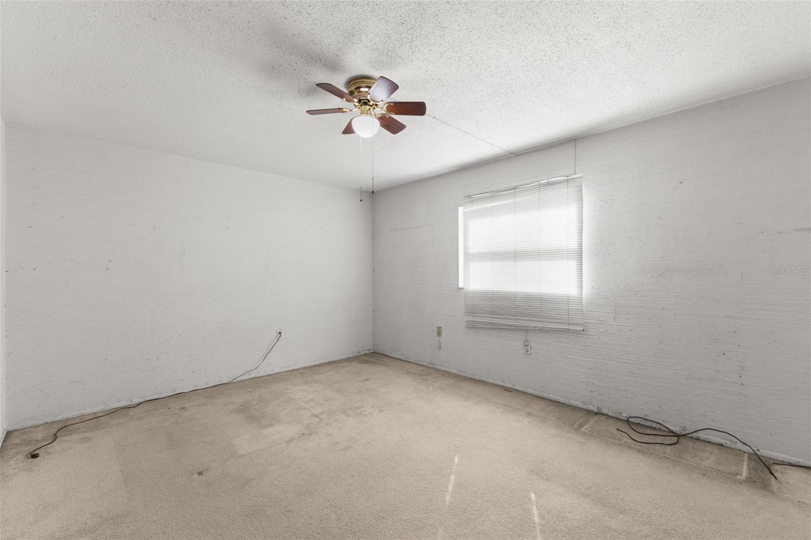 TB8456438 Property Photo