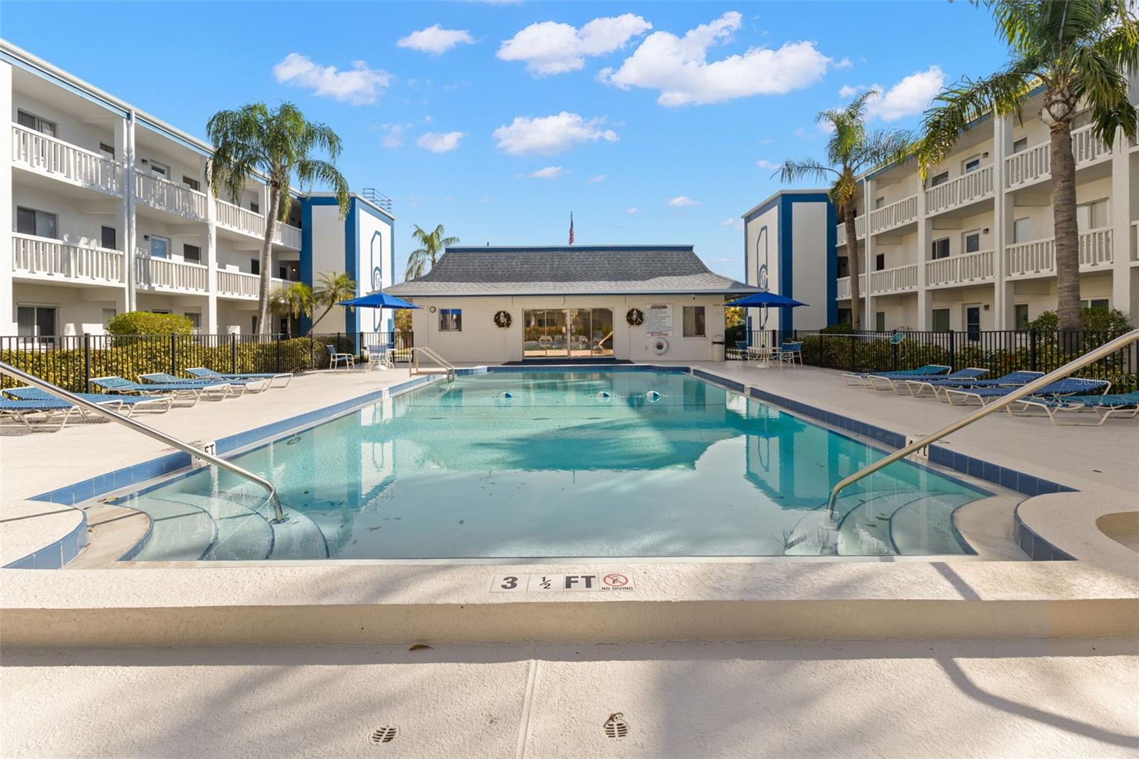 TB8456438 Property Photo