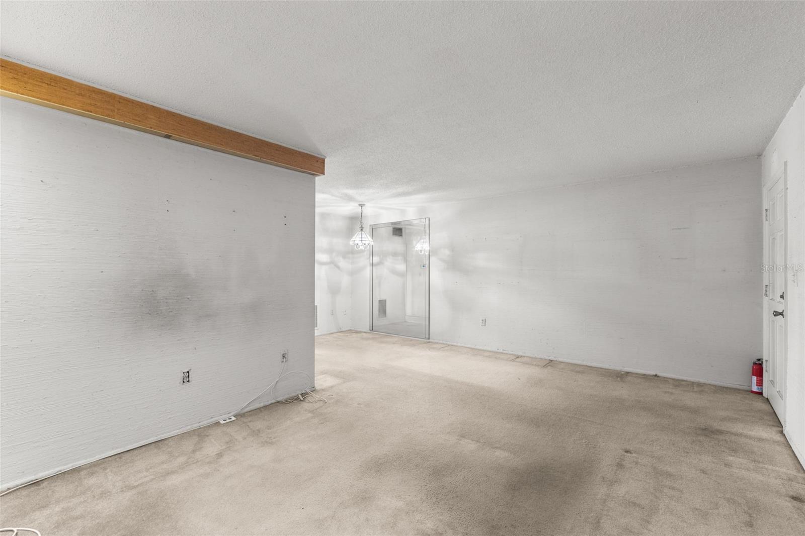 TB8456438 Property Photo