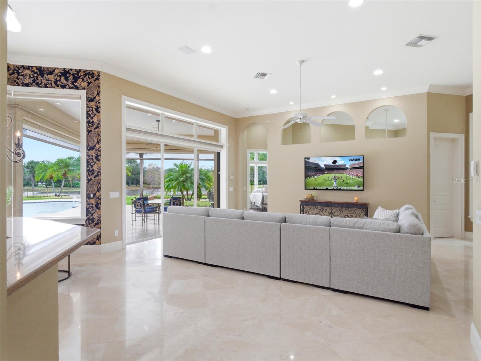 O6367350 Property Photo