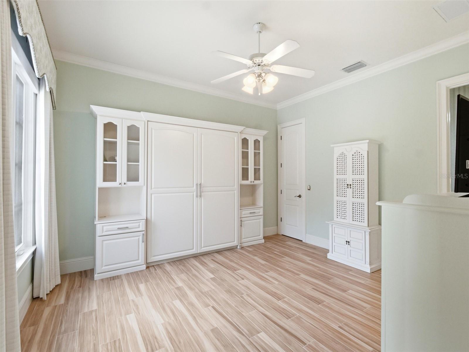 O6367350 Property Photo