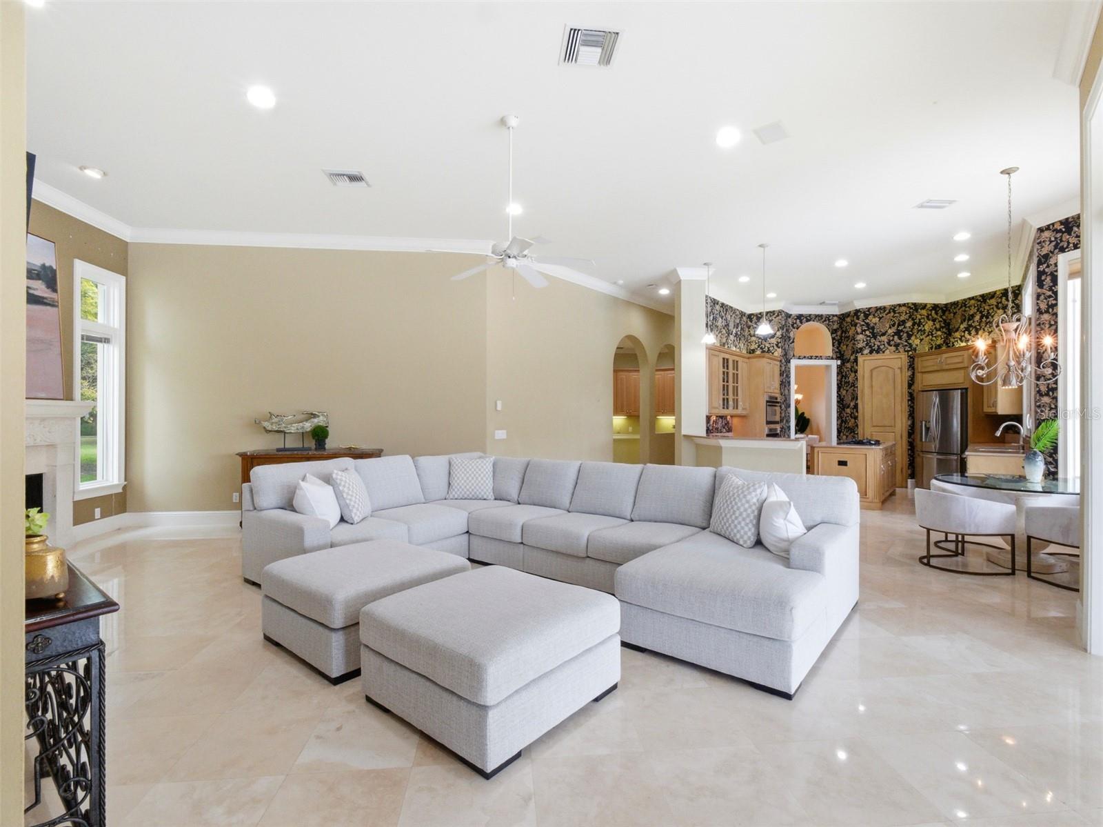 O6367350 Property Photo